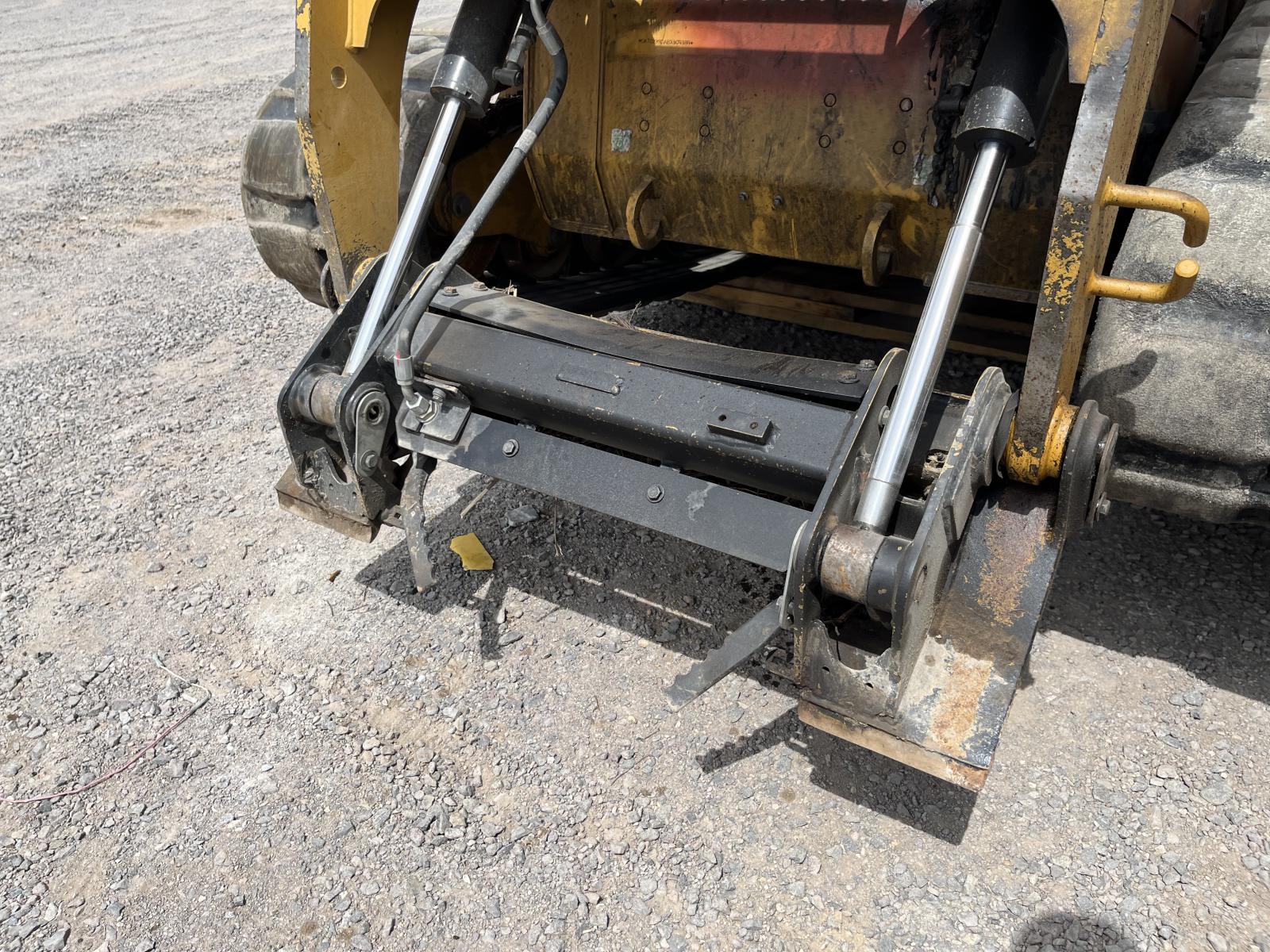 ./imagenes/INVOICE/2019/17680/MINICARGADOR CATERPILLAR 299D3 (12).JPG